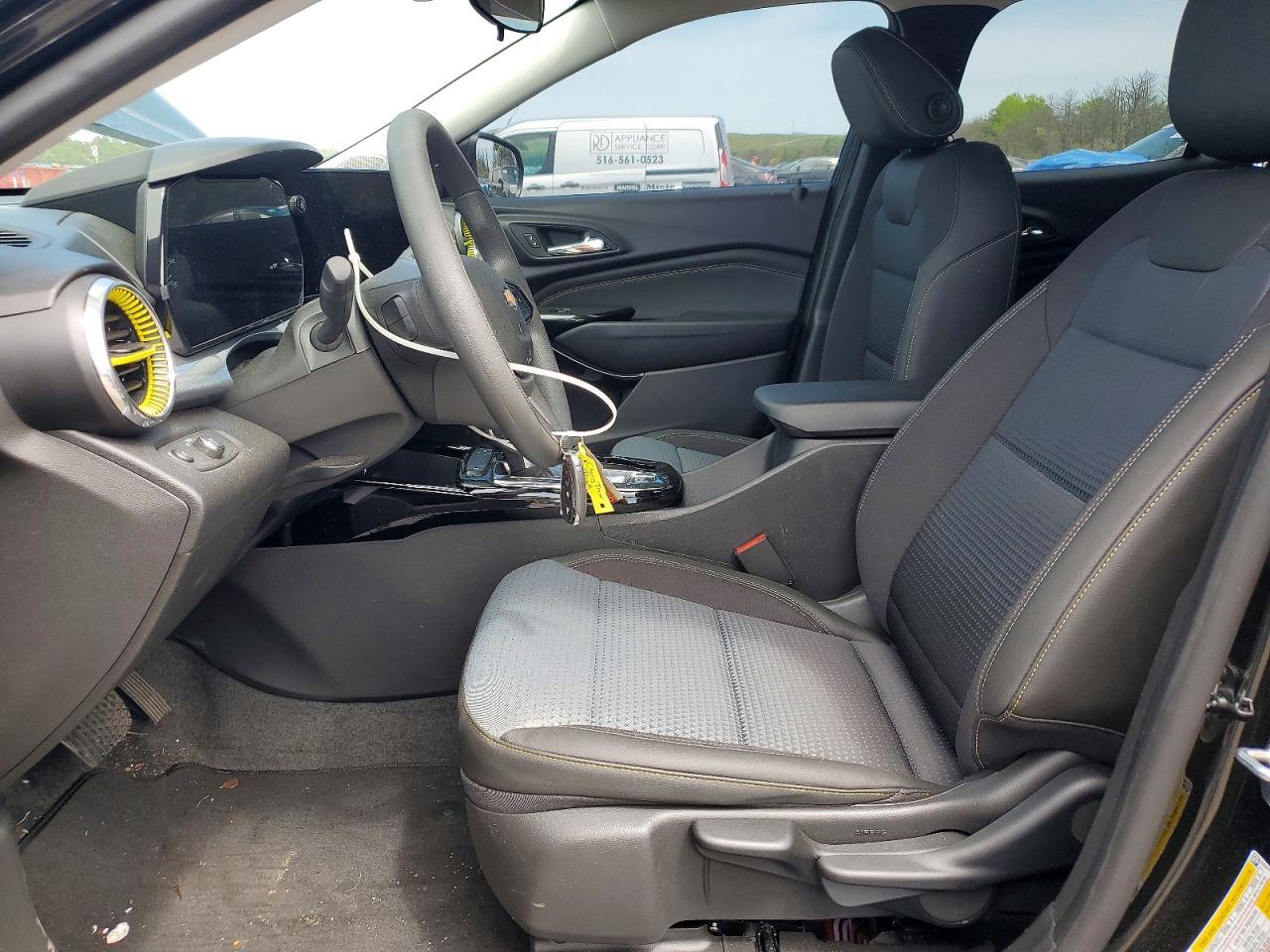 2025 CHEVROLET TRAX