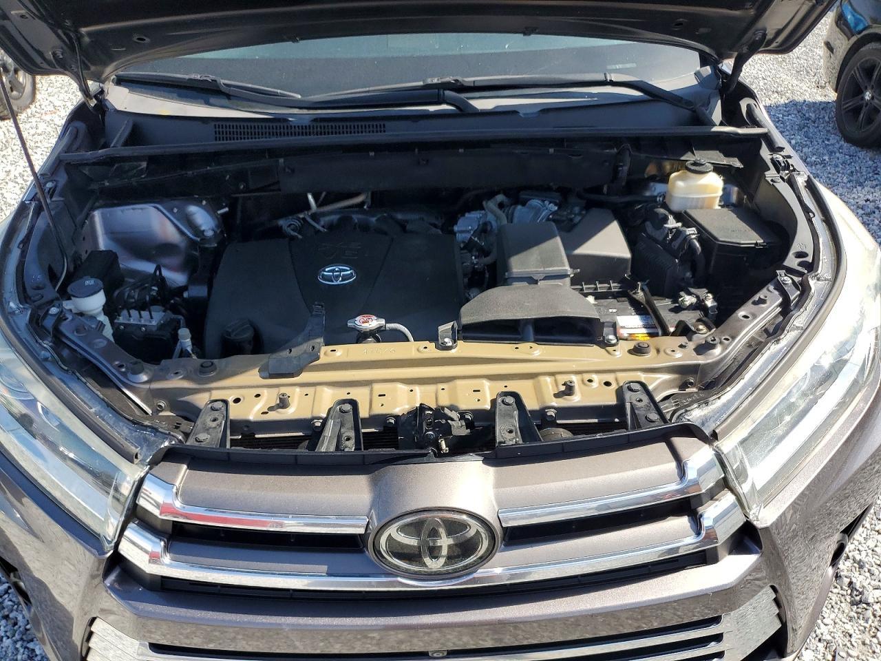 2018 TOYOTA HIGHLANDER