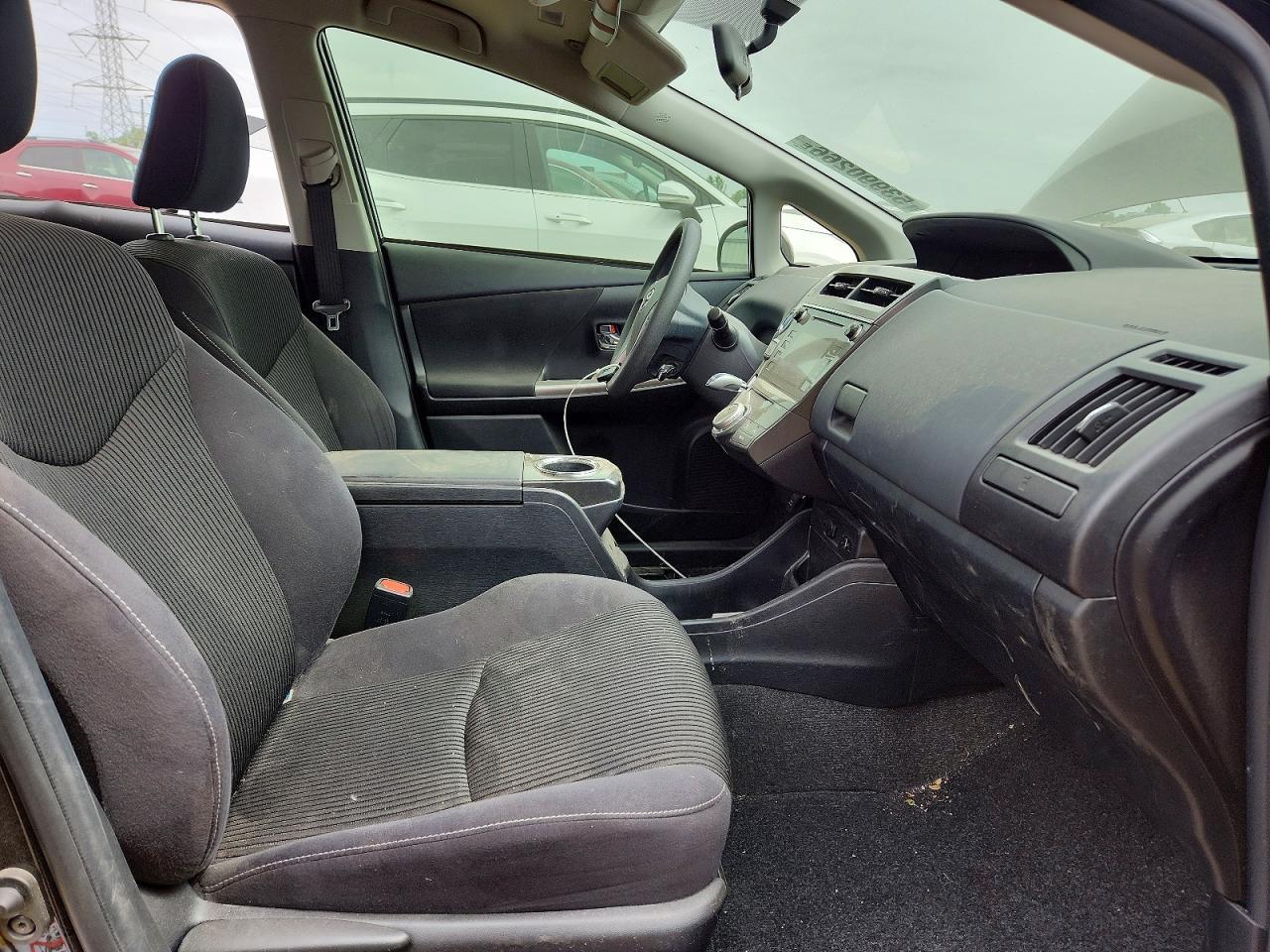 2017 TOYOTA PRIUS V