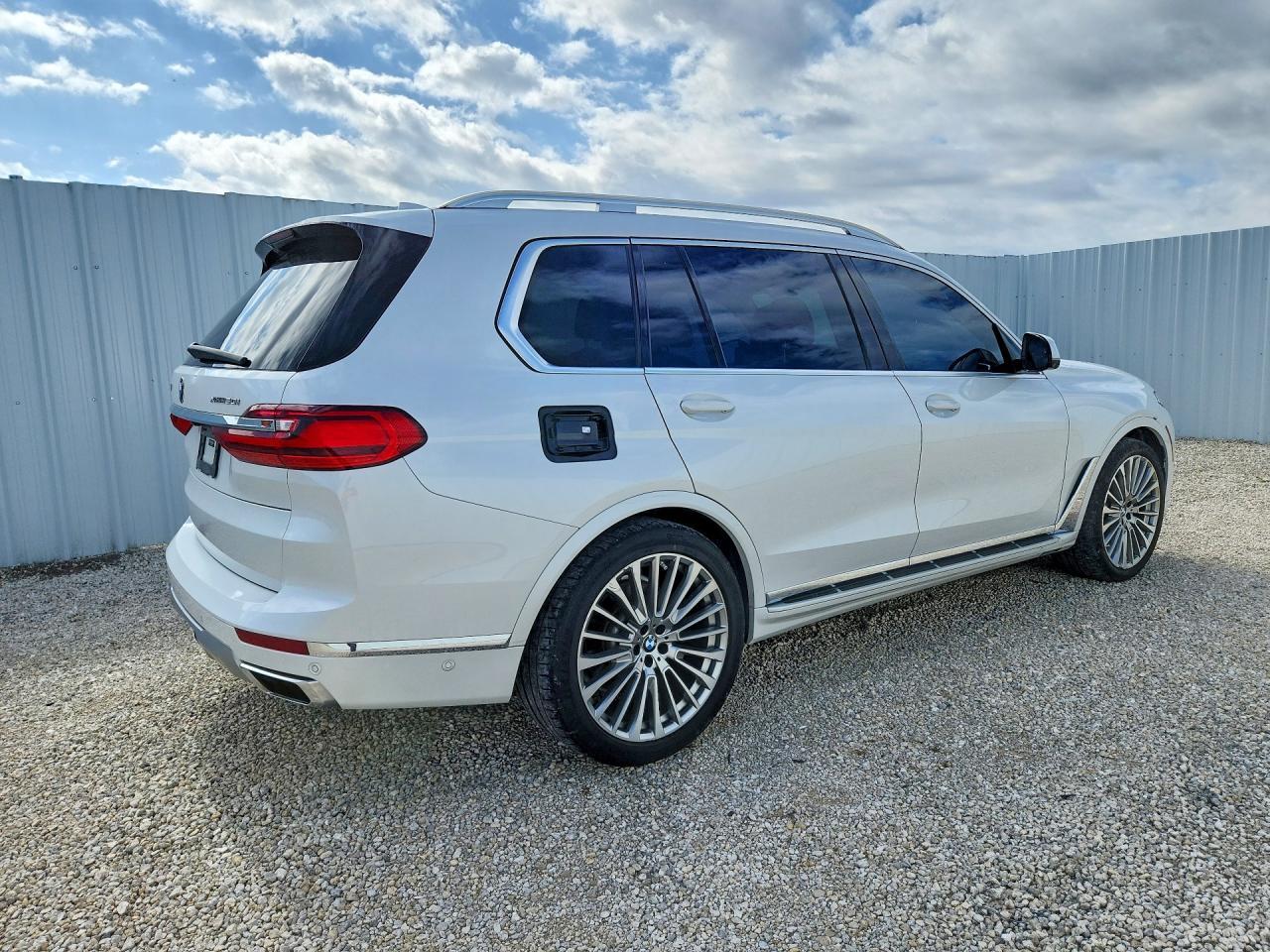 2019 BMW X7