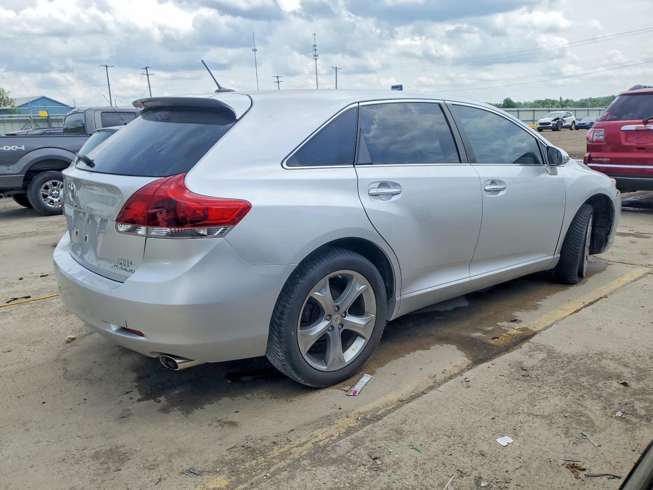 2013 TOYOTA VENZA
