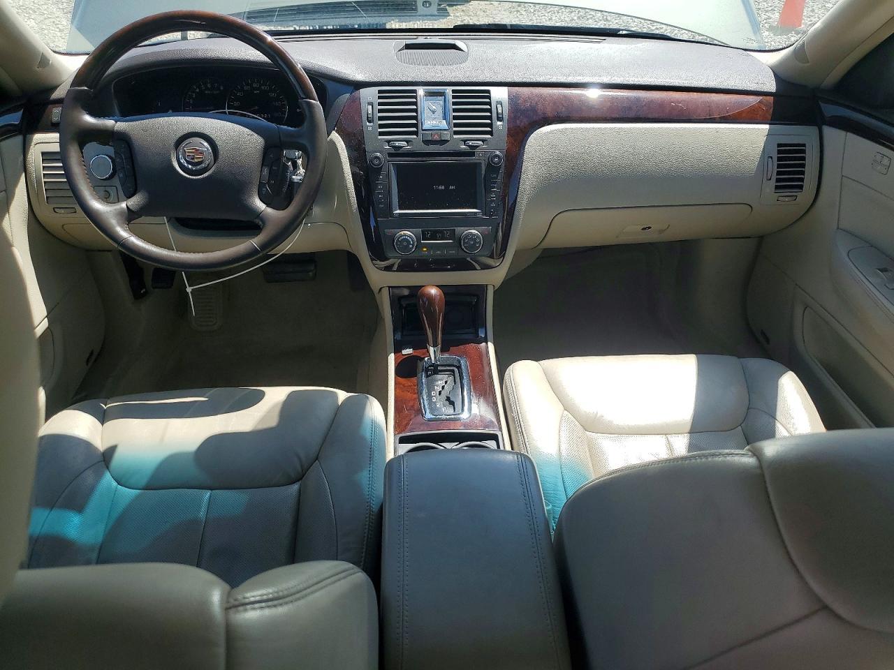 2010 CADILLAC DTS