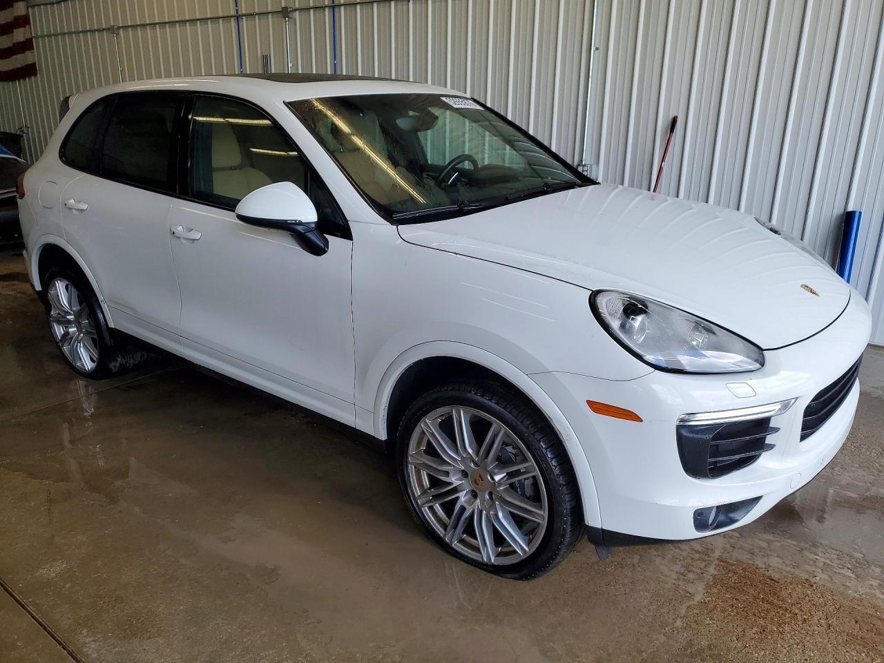 2018 PORSCHE CAYENNE