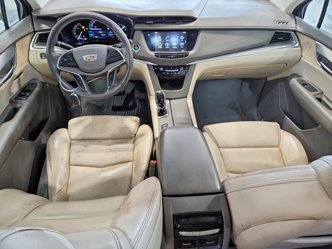2017 CADILLAC XT5