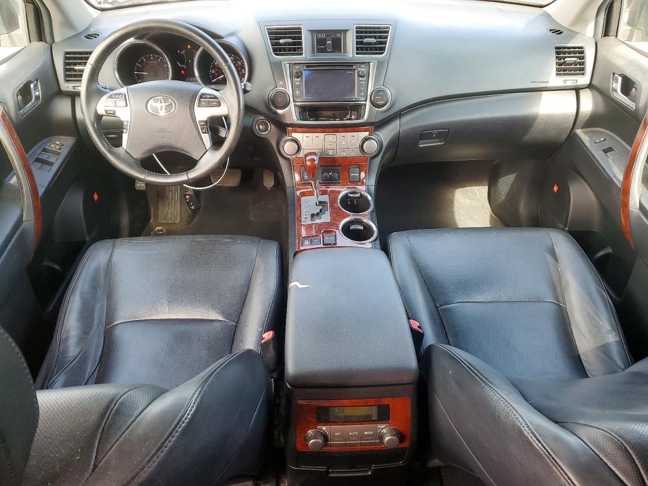 2013 TOYOTA HIGHLANDER