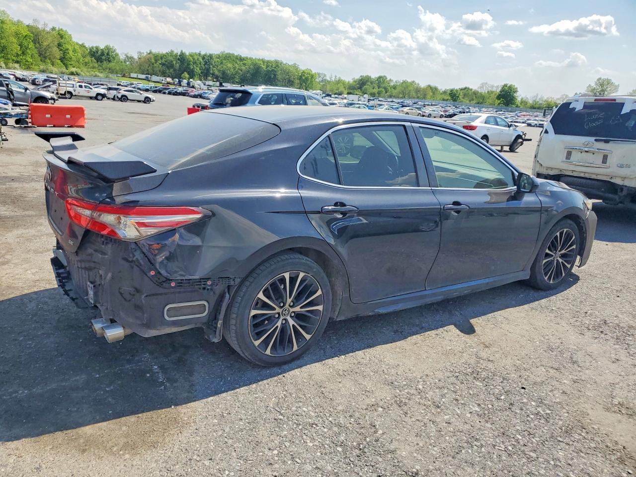 2018 TOYOTA CAMRY