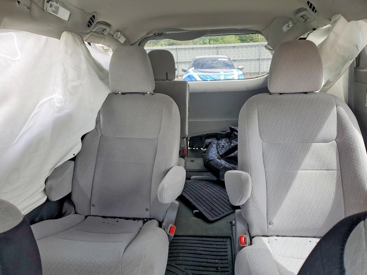 2016 TOYOTA SIENNA