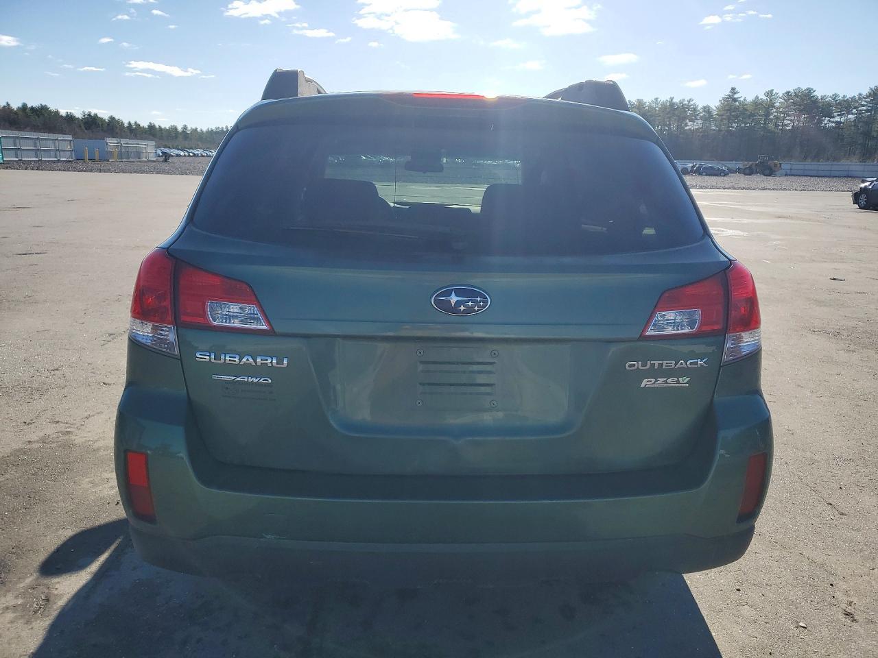 2013 SUBARU Outback