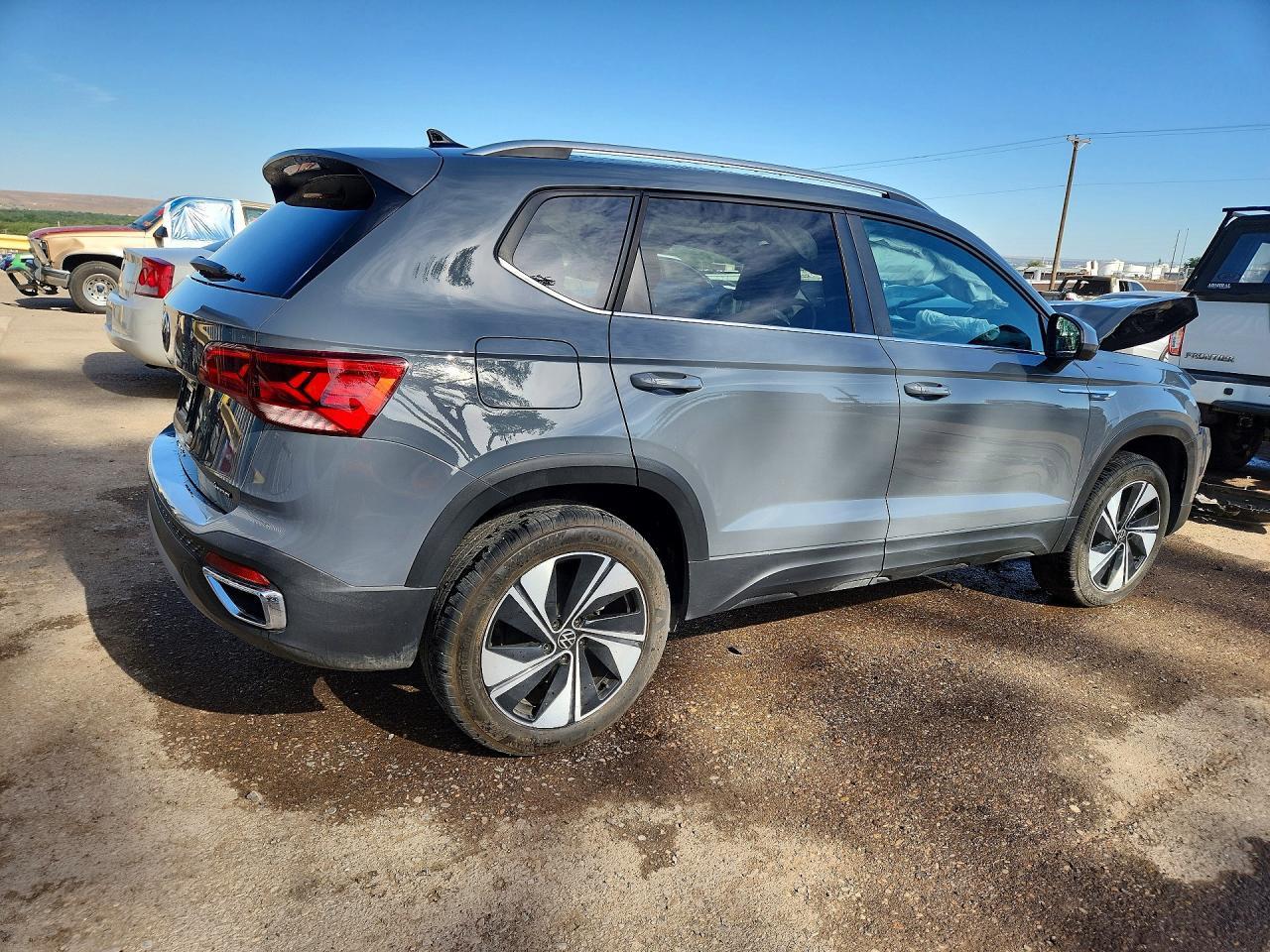 2024 VOLKSWAGEN Taos