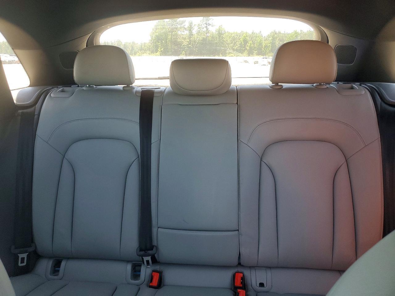 2016 AUDI Q3