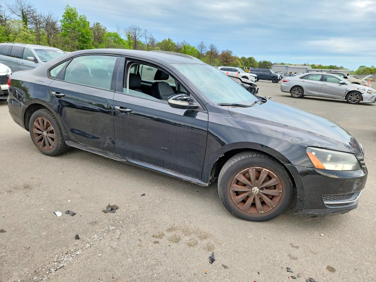 2012 VOLKSWAGEN Passat