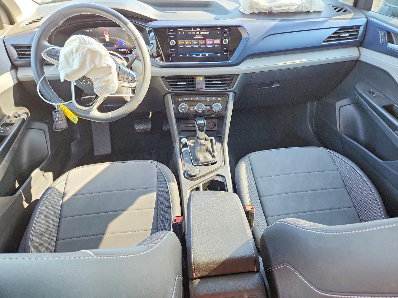2024 VOLKSWAGEN Taos