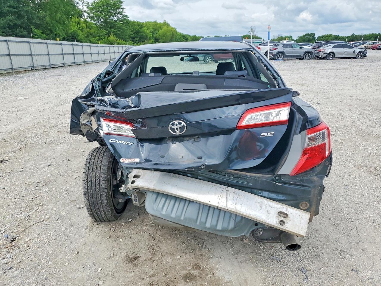 2014 TOYOTA CAMRY