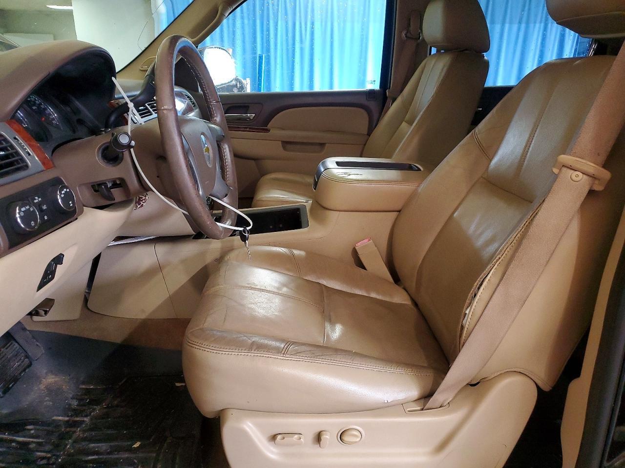 2011 CHEVROLET Suburban
