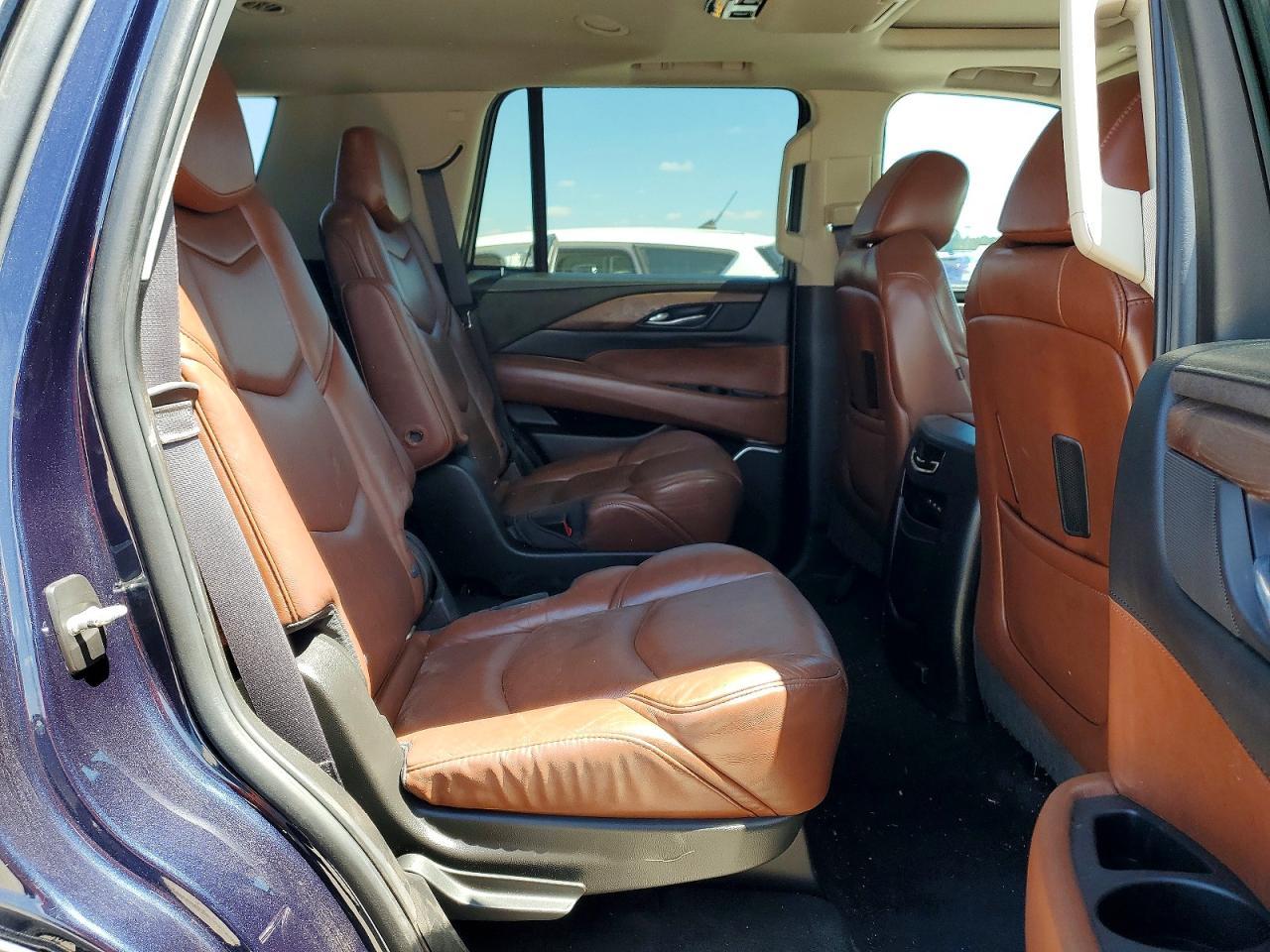 2017 CADILLAC ESCALADE