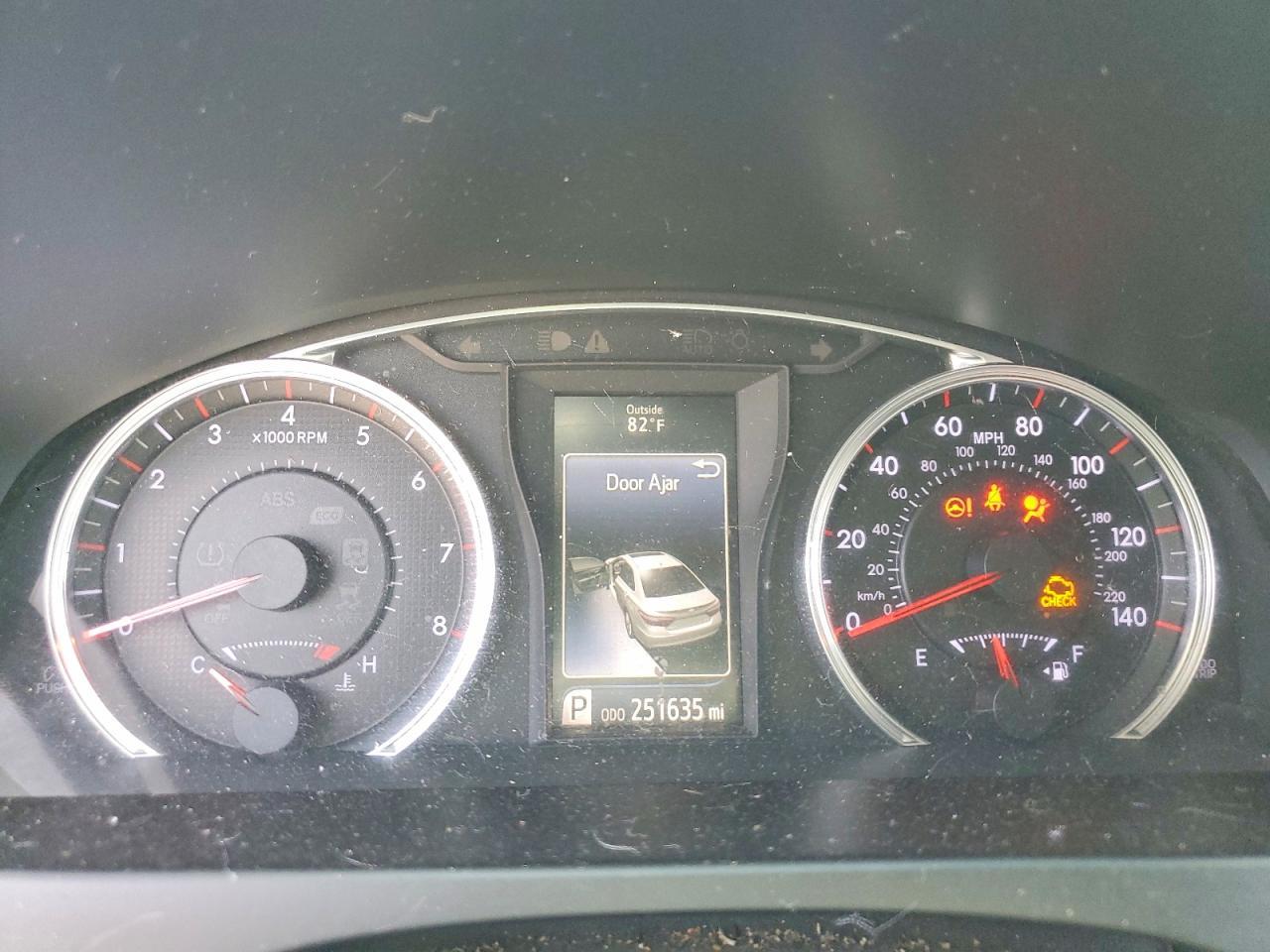 2016 TOYOTA CAMRY