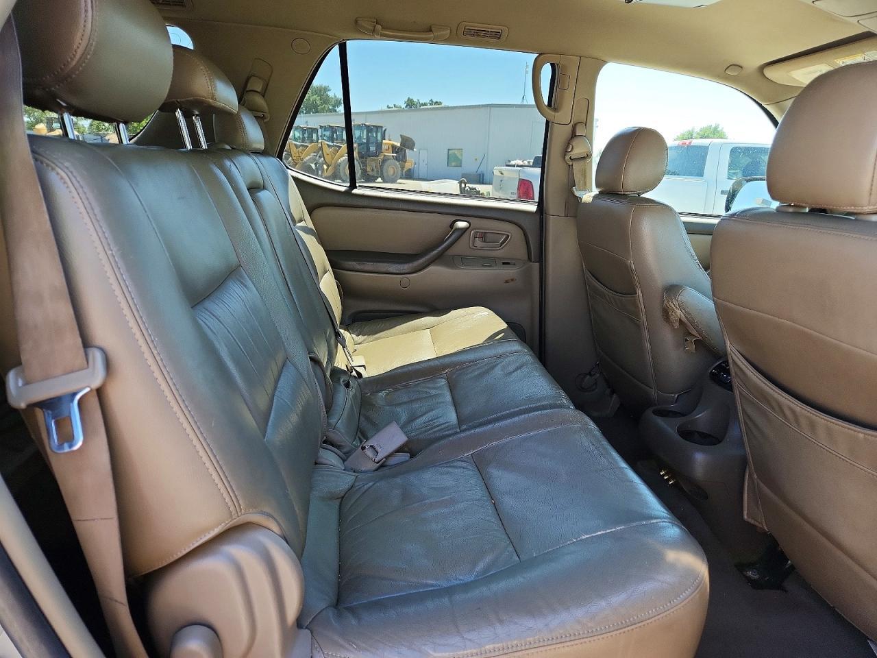 2005 TOYOTA Sequoia