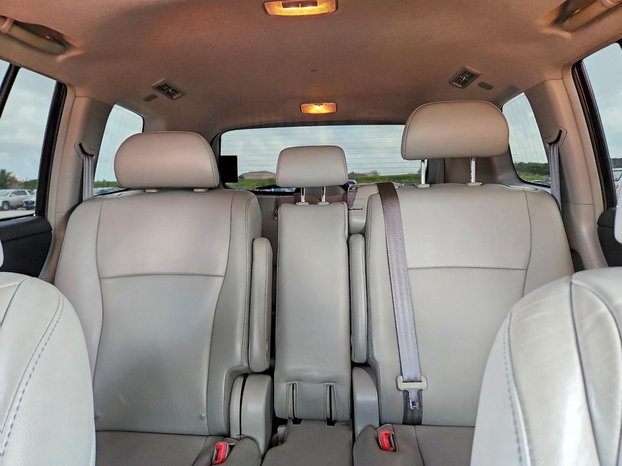 2013 TOYOTA HIGHLANDER