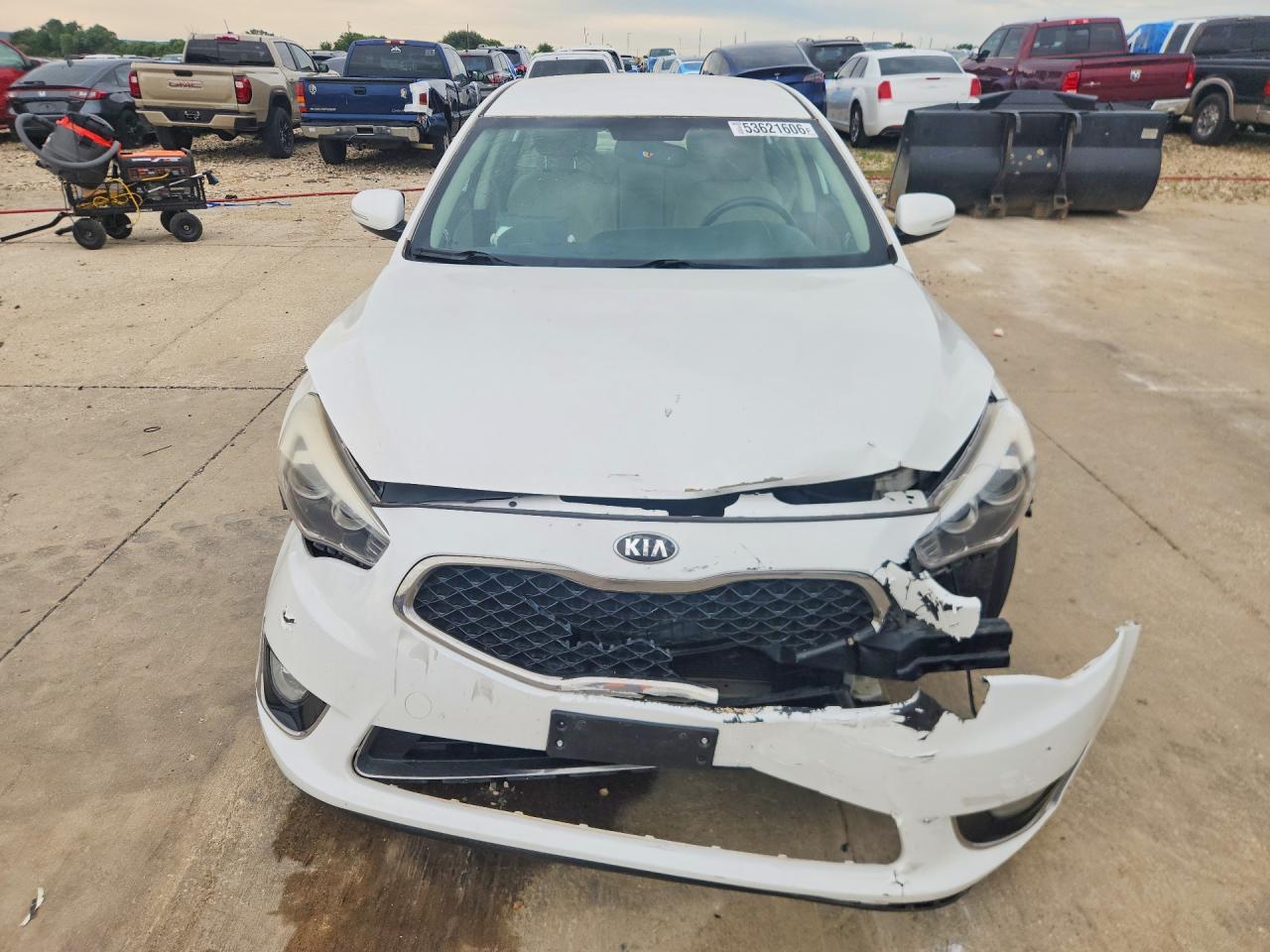 2016 KIA Cadenza