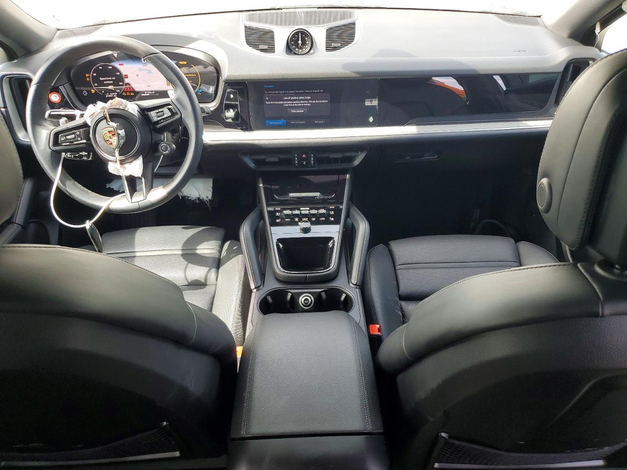2024 PORSCHE CAYENNE