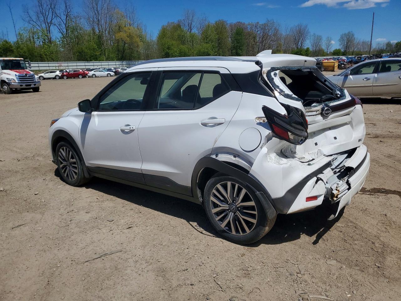 2023 NISSAN KICKS