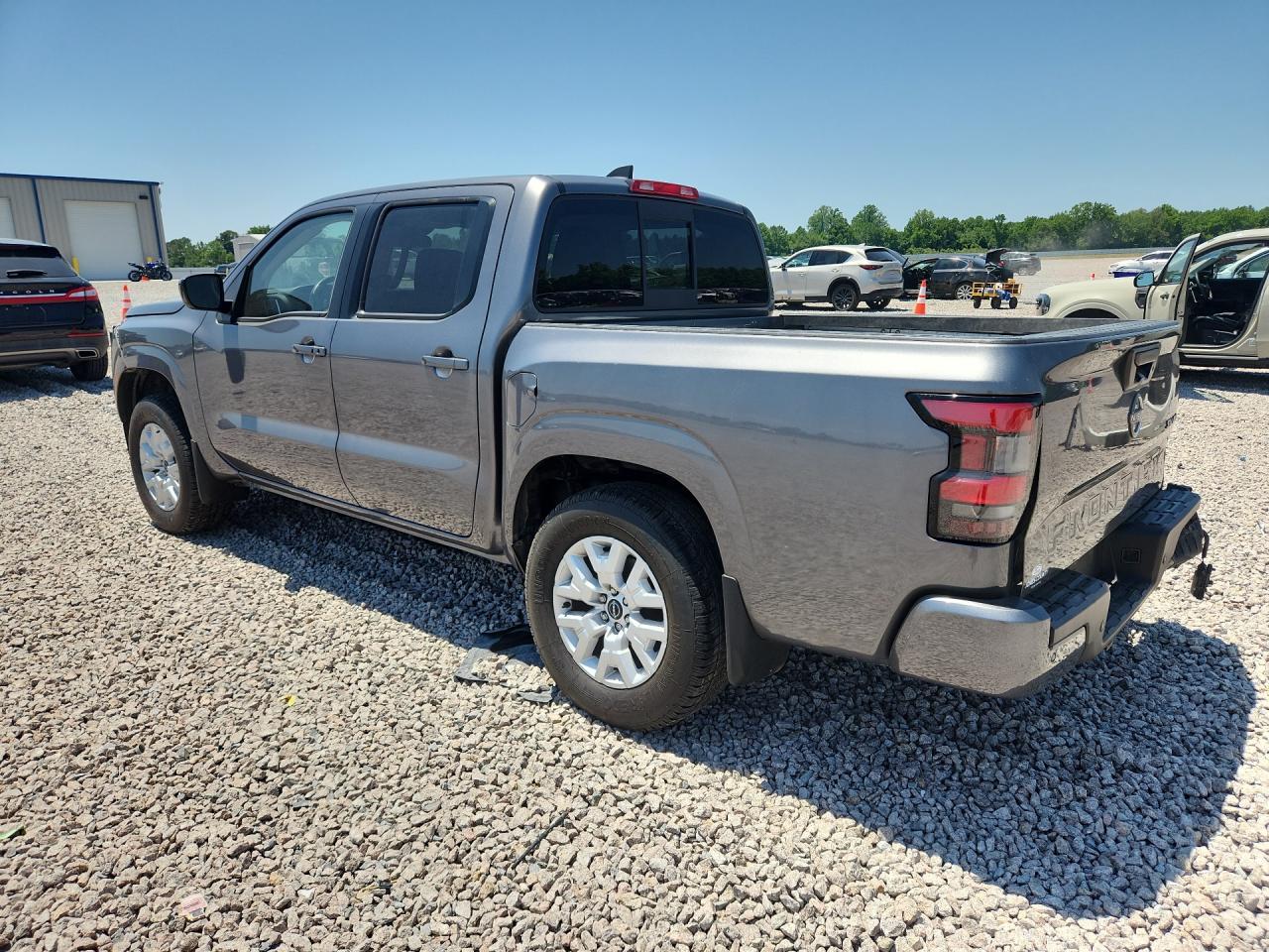 2022 NISSAN Frontier