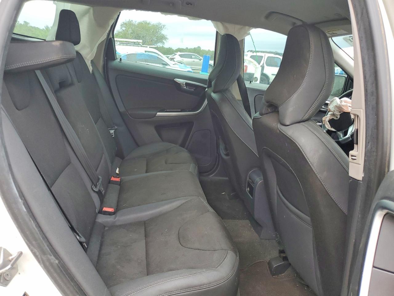 2015 VOLVO XC60