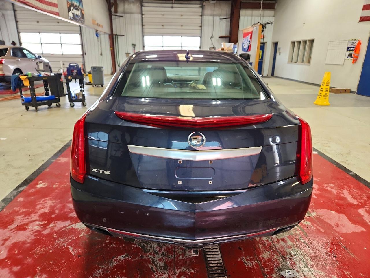 2013 CADILLAC XTS