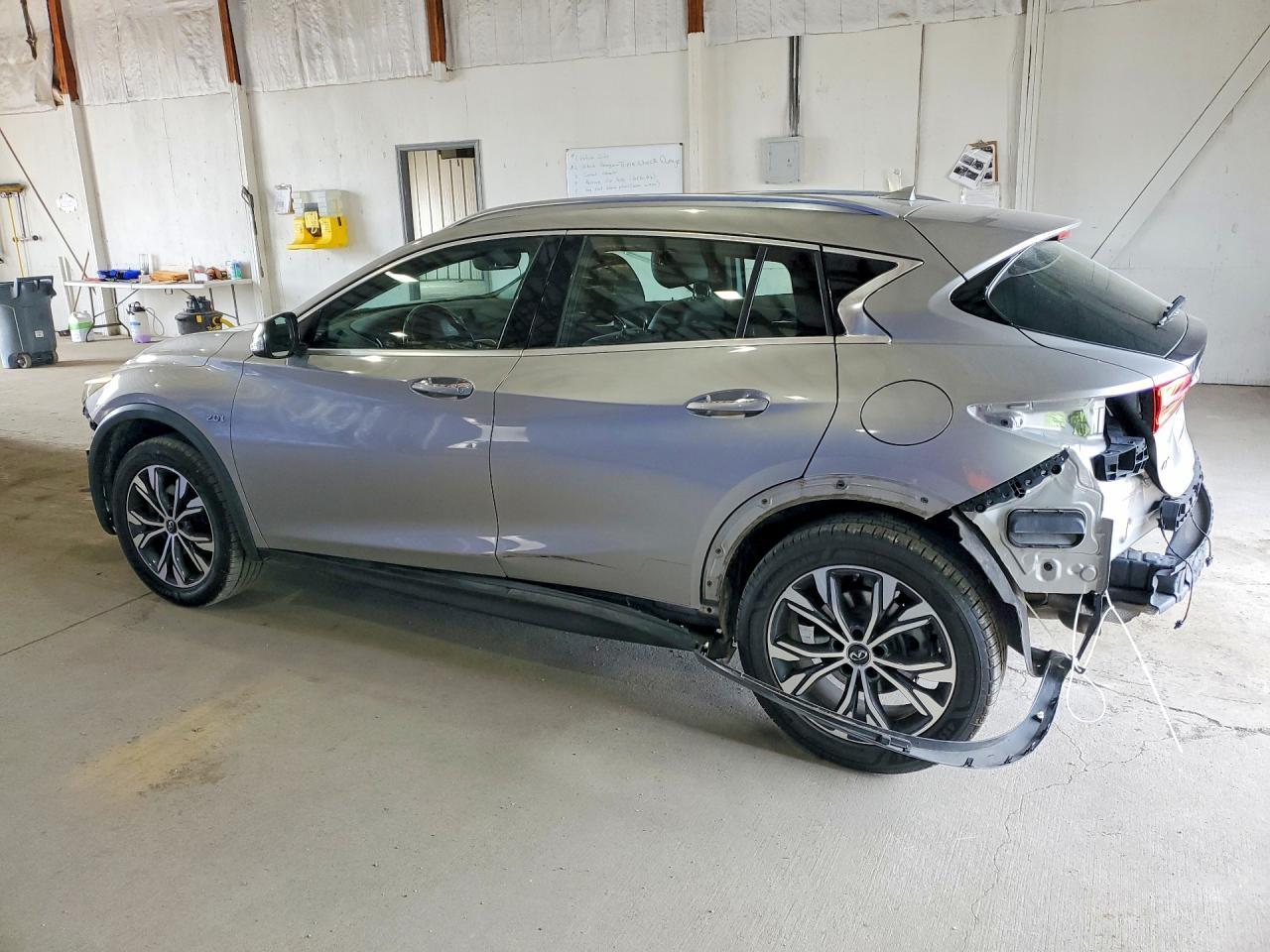 2017 INFINITI QX30