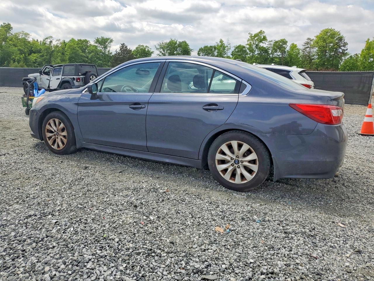 2015 SUBARU Legacy