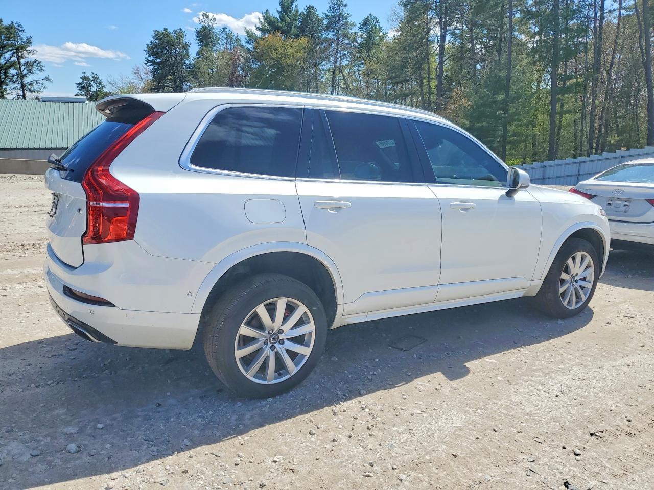 2016 VOLVO XC90