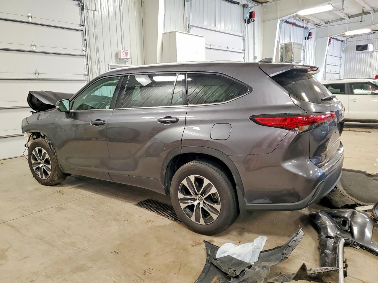 2022 TOYOTA HIGHLANDER