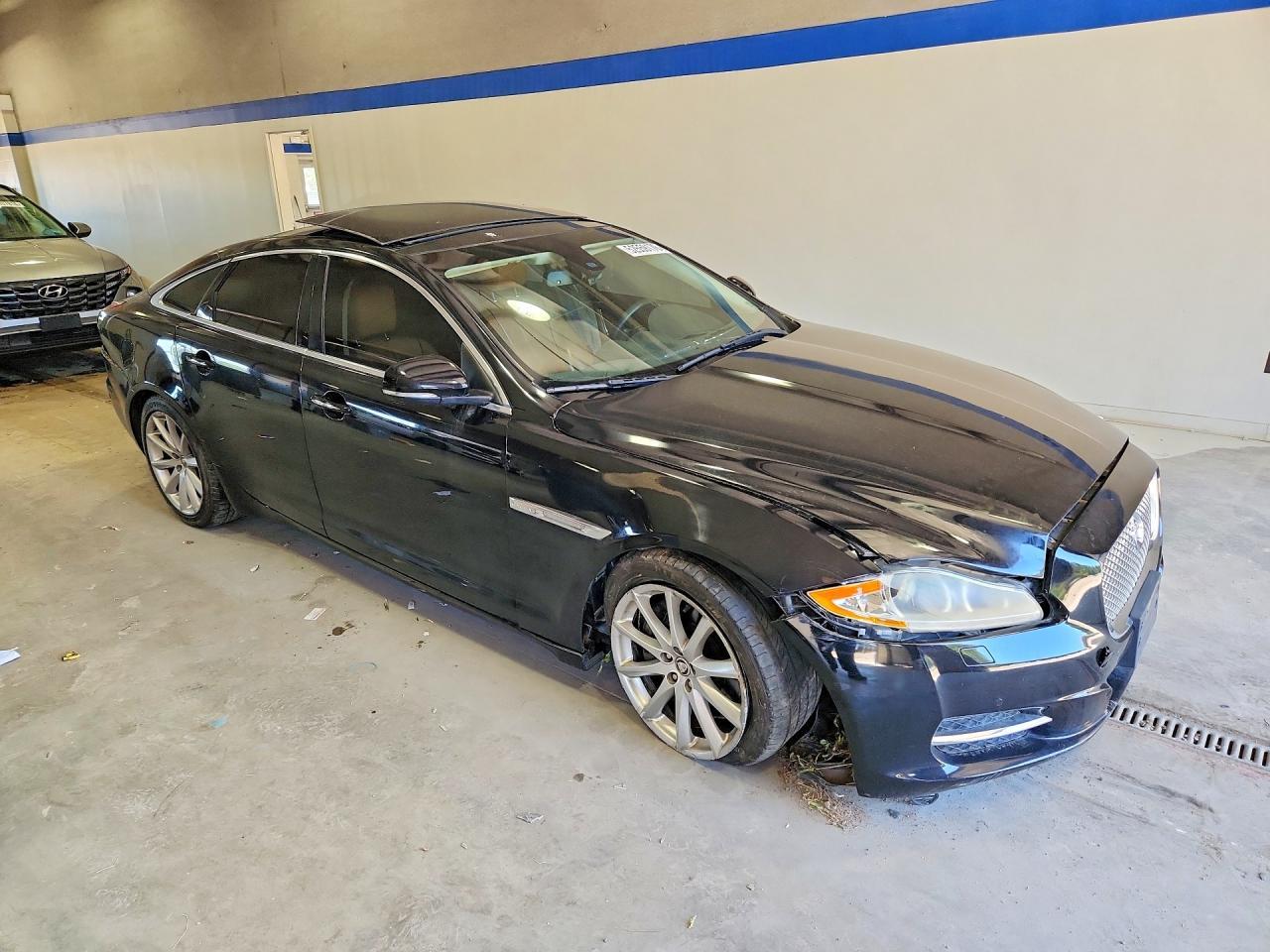 2011 JAGUAR Xj-Series