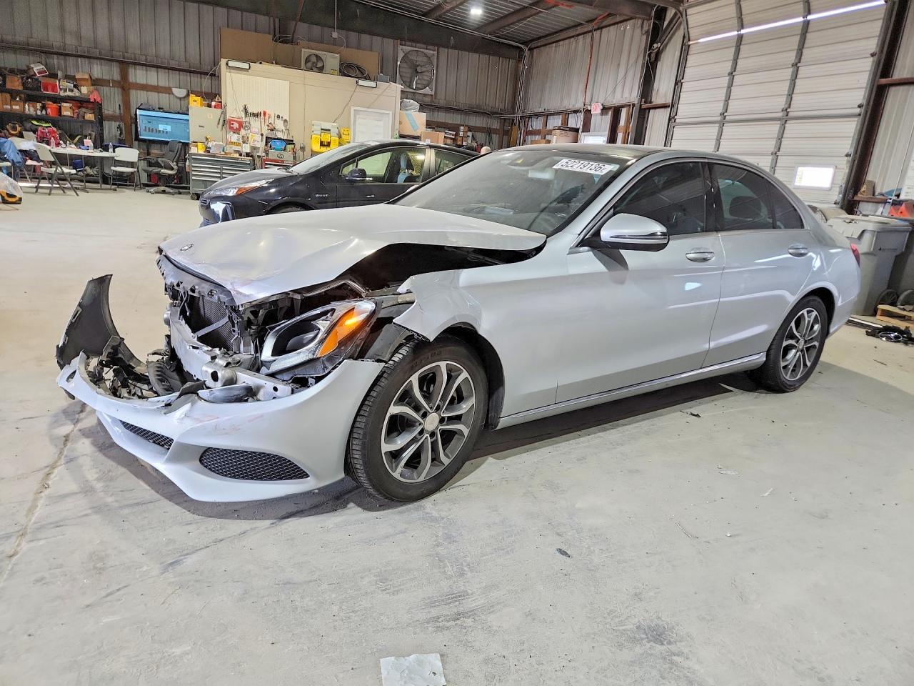2016 MERCEDES-BENZ C-CLASS