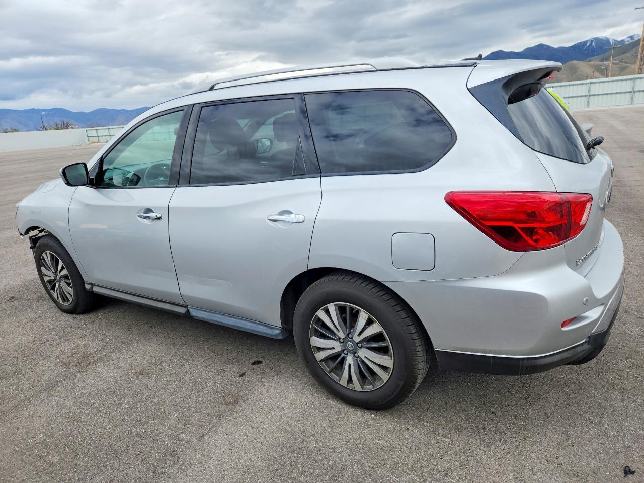 2017 NISSAN PATHFINDER