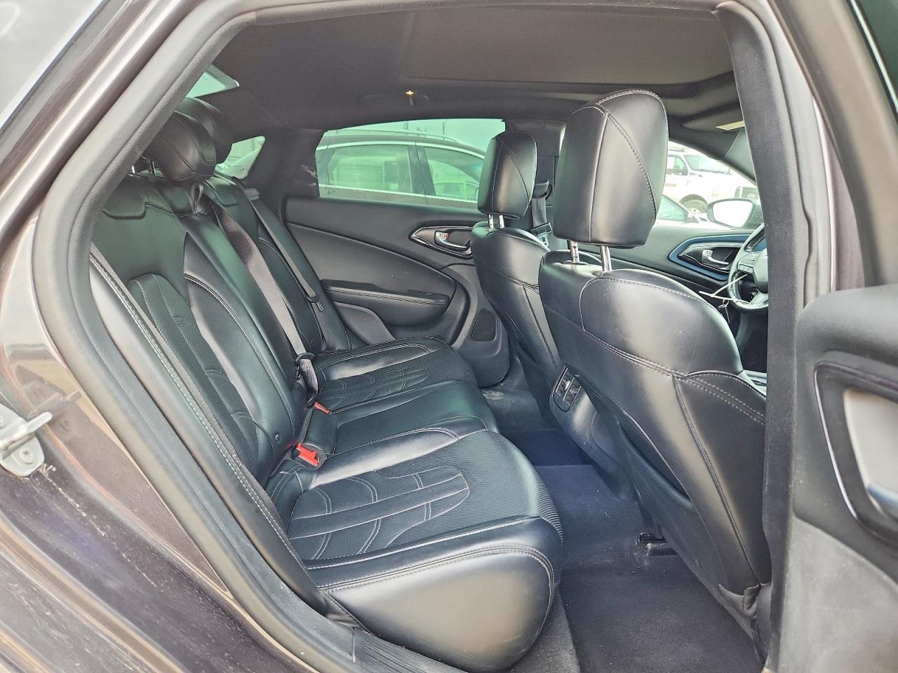 2016 CHRYSLER 200