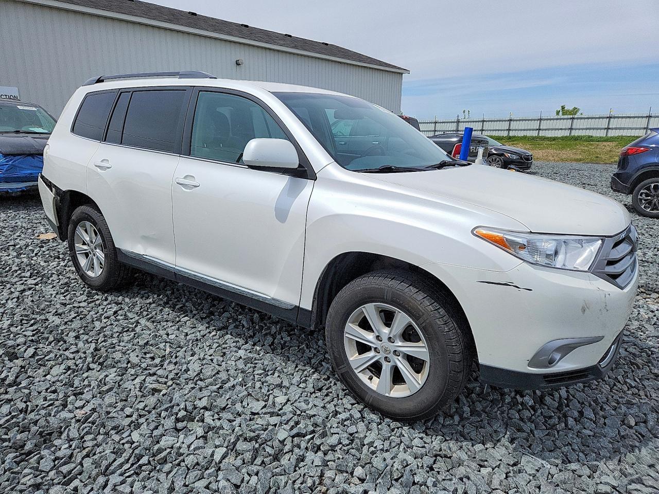 2013 TOYOTA HIGHLANDER