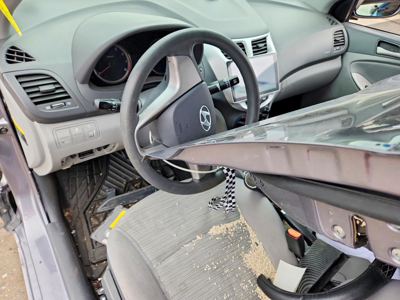 2015 HYUNDAI ACCENT