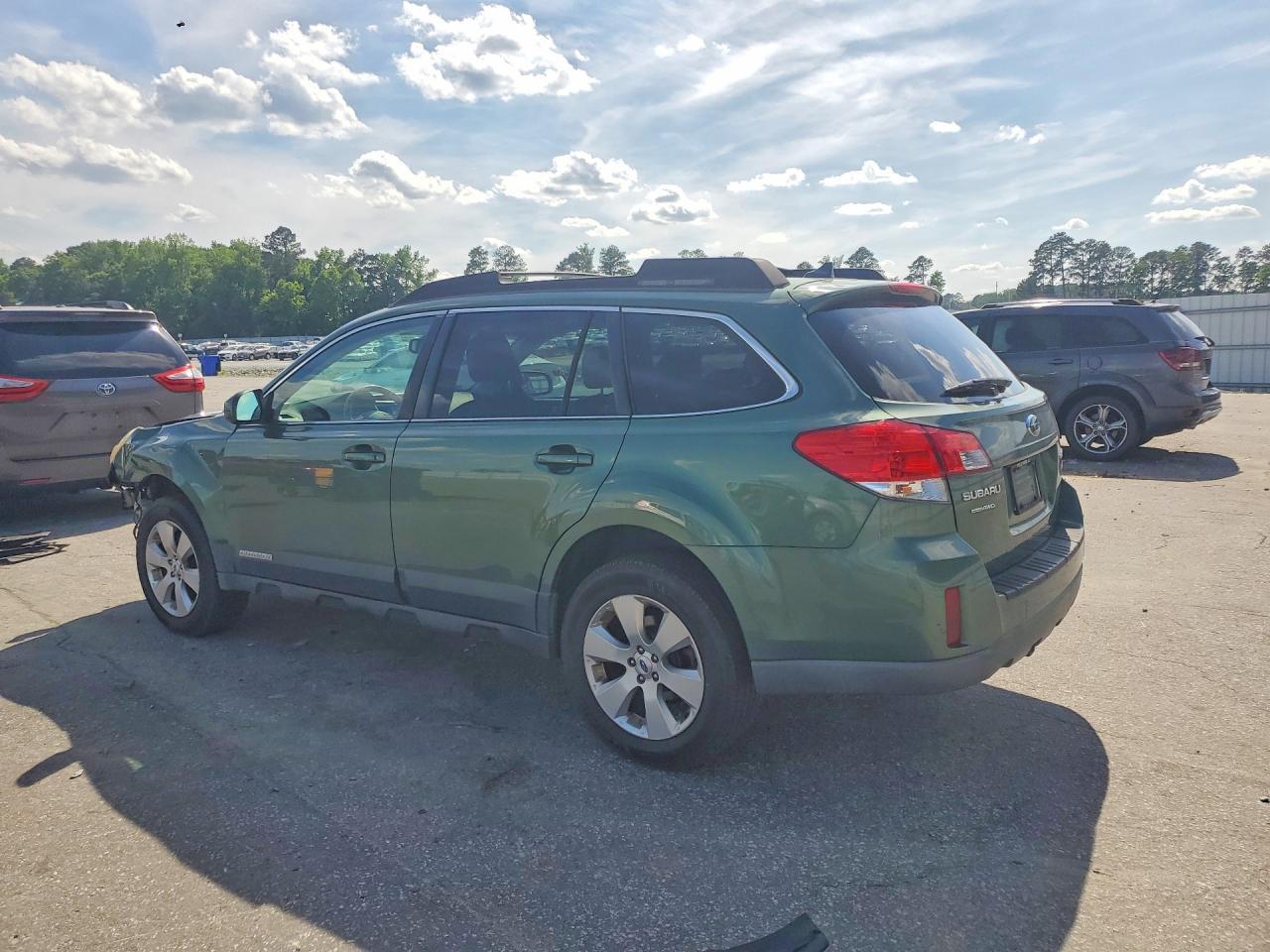 2012 SUBARU Outback