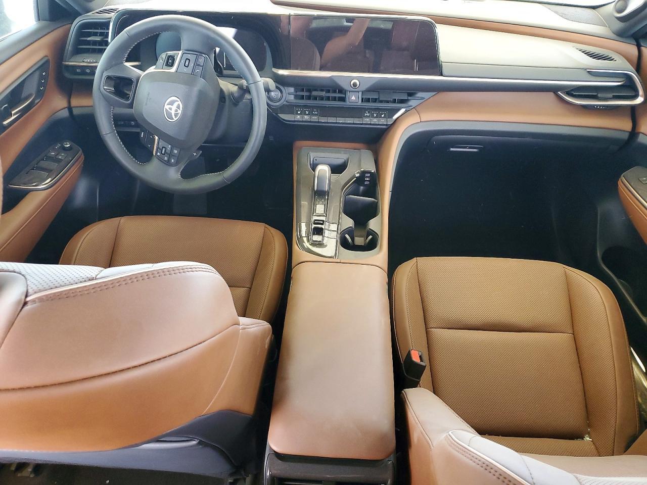2025 TOYOTA Crown