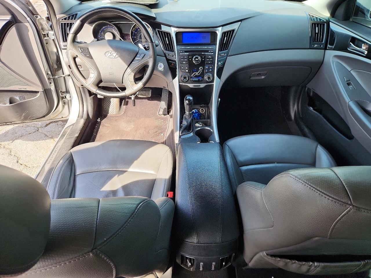 2011 HYUNDAI SONATA