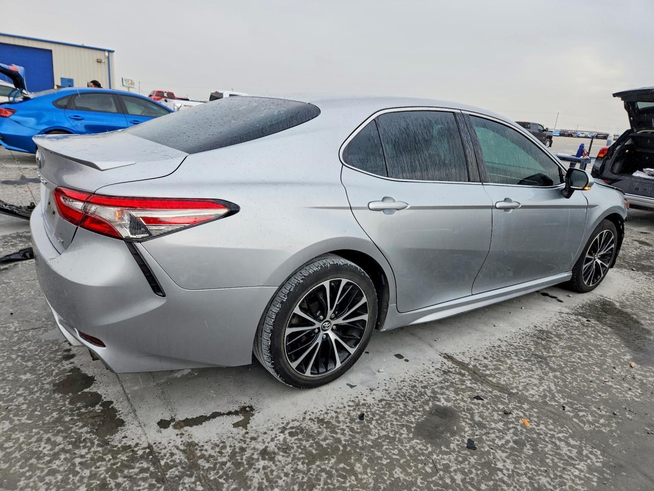 2018 TOYOTA CAMRY
