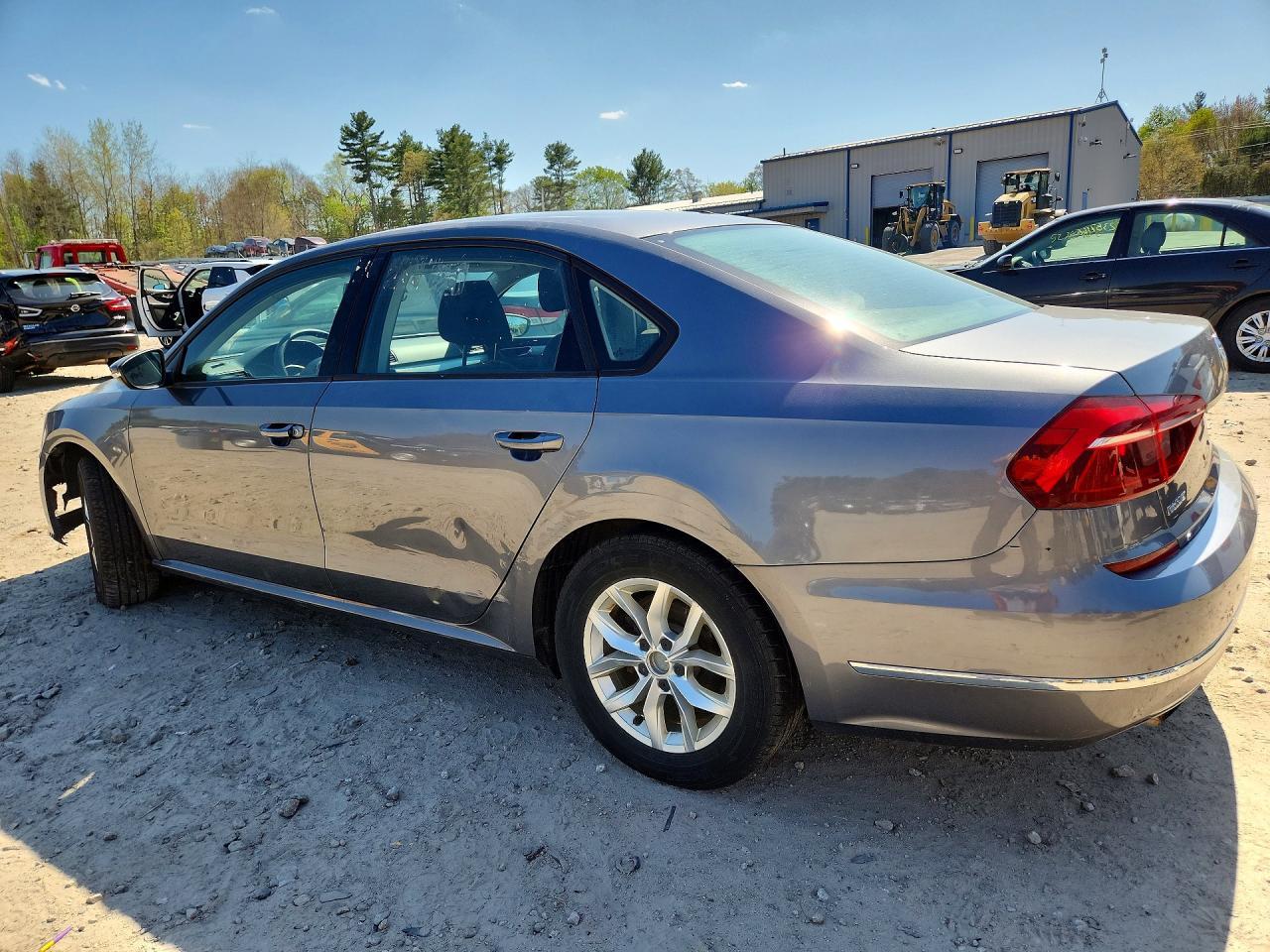 2018 VOLKSWAGEN Passat