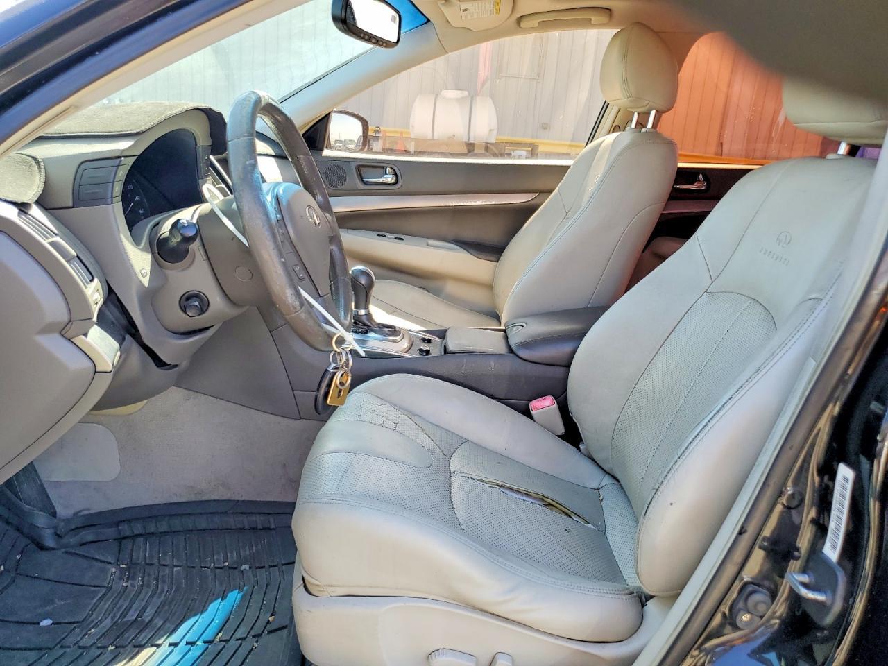 2011 INFINITI G37