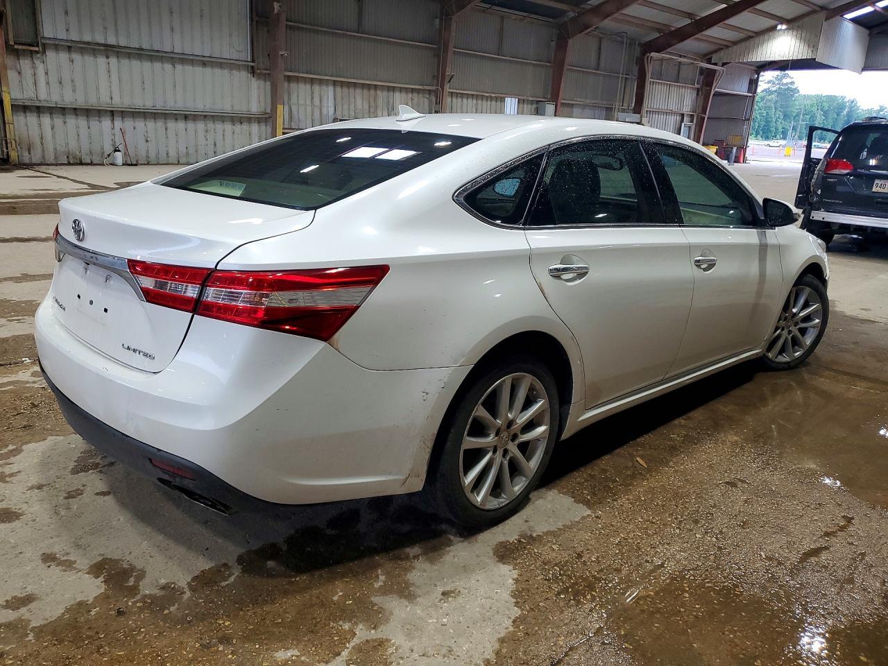 2013 TOYOTA Avalon