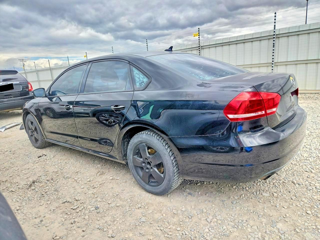 2014 VOLKSWAGEN Passat