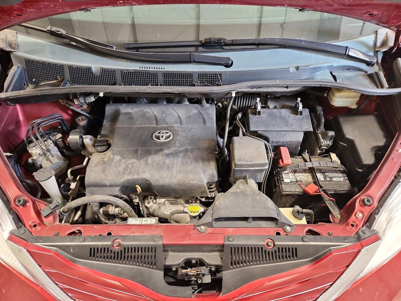 2015 TOYOTA SIENNA
