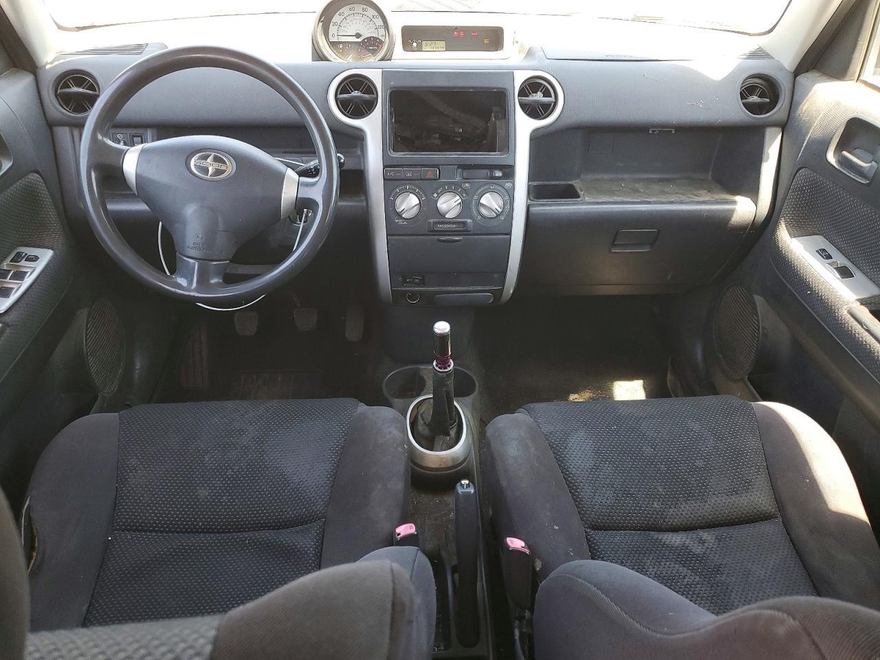2005 TOYOTA SCION