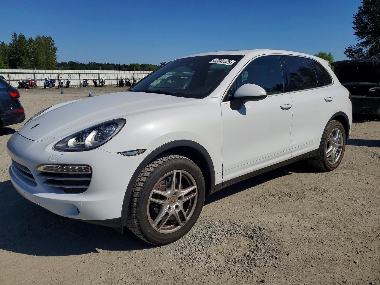 2014 PORSCHE CAYENNE