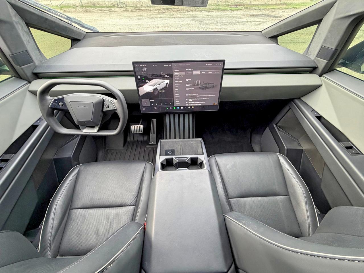 2024 TESLA Cybertruck
